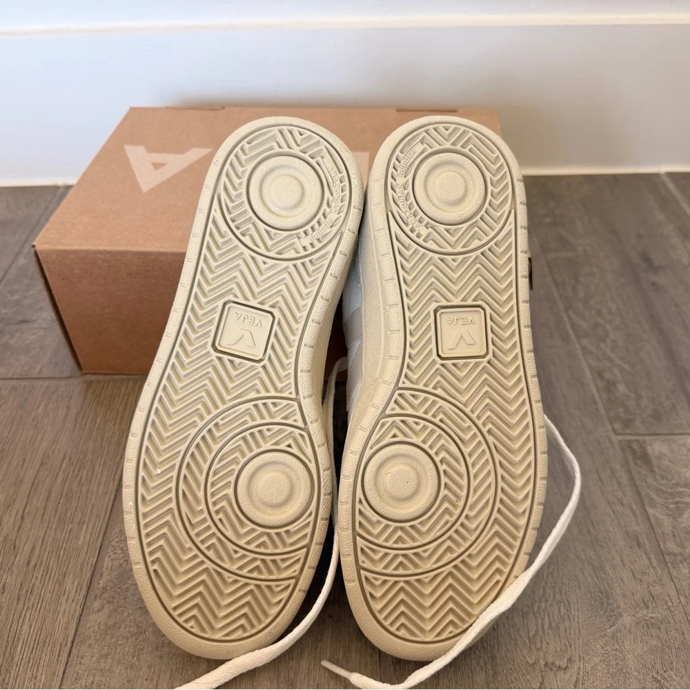 Veja V-10 B-mesh and Leather women’s sneaker (EU37) NWIB/NWT - Picture 5 of 7